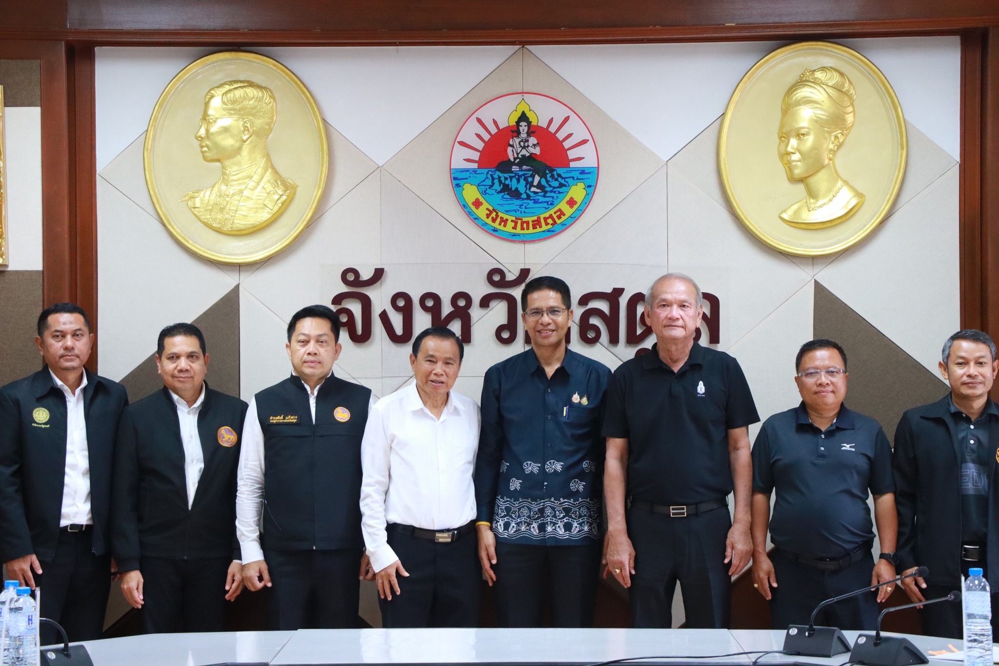 ผู้ว่าฯ สตูล ประชุมด่วนย้ำ น้ำมันมีเพียงพอ ขอประชาชนอย่าตื่นตระหนก เติมเท่าที่จำเป็น